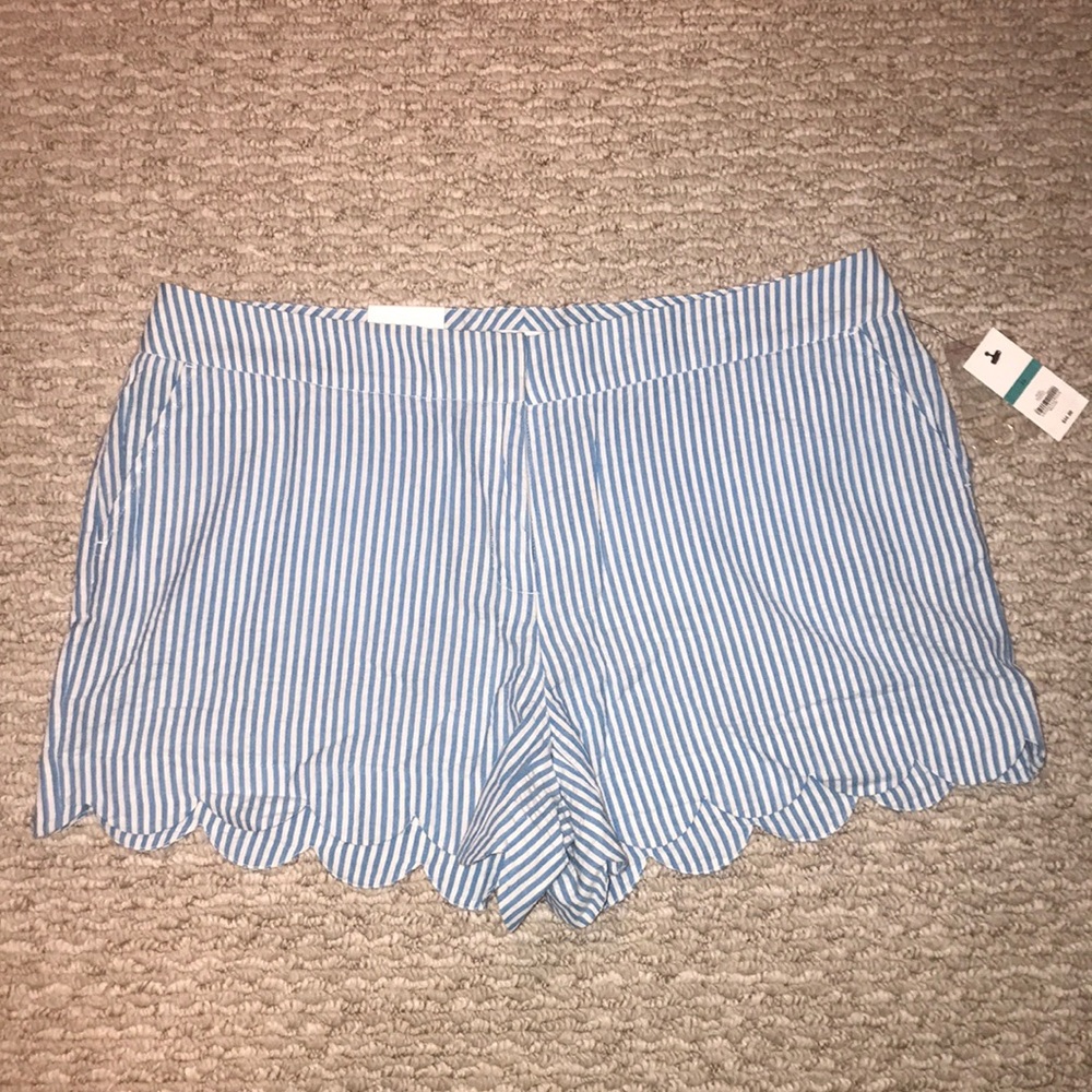 NWT Crown and Ivy shorts